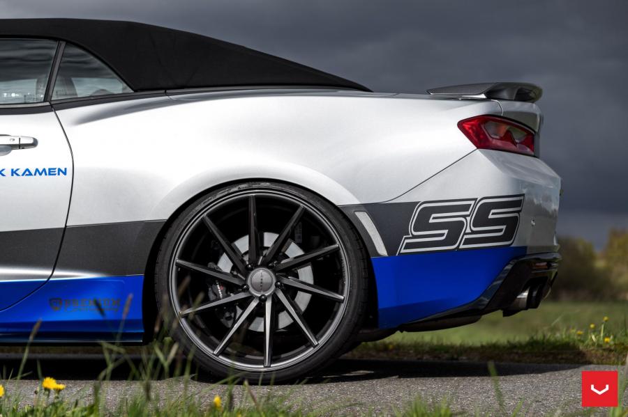 Детали экстерьера Chevrolet Camaro SS Convertible on Vossen Wheels (CVT) 2017 года  (фото 10 из 20)